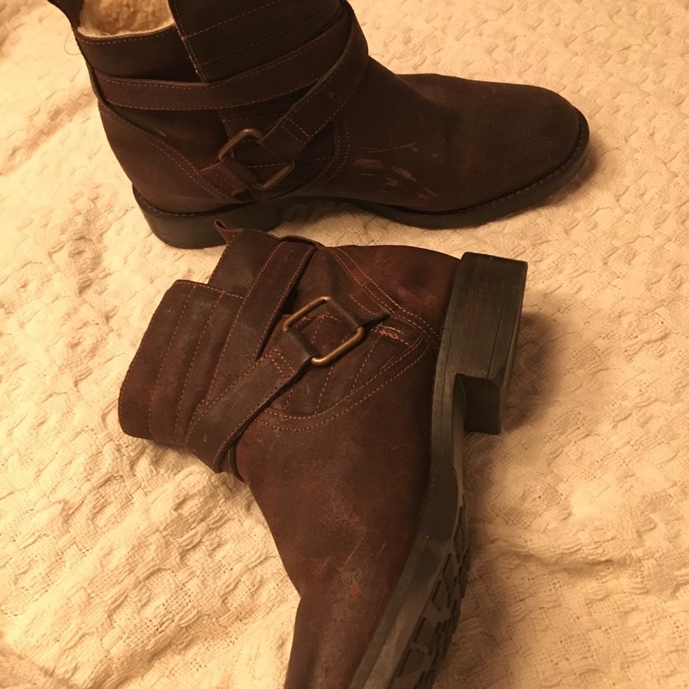 Fabianelli made in Italy ankle boots.